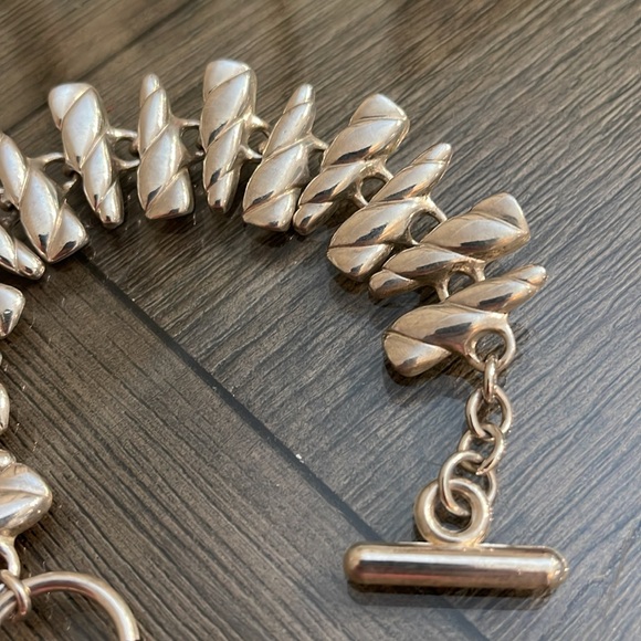 Vintage Premier Designs “Artistic” Silver-tone Toggle Bracelet Style #5062 - Picture 4 of 16